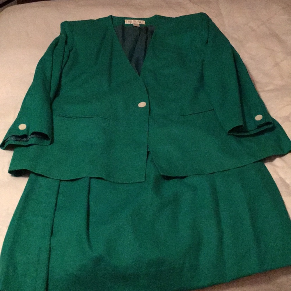 Green Woman’s Suit 55% Linen 45% Rayon